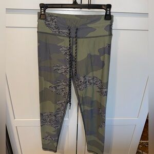 Aerie Camo Leggings Small Chill Play Move High Rise Athletic Yoga Pants /Small